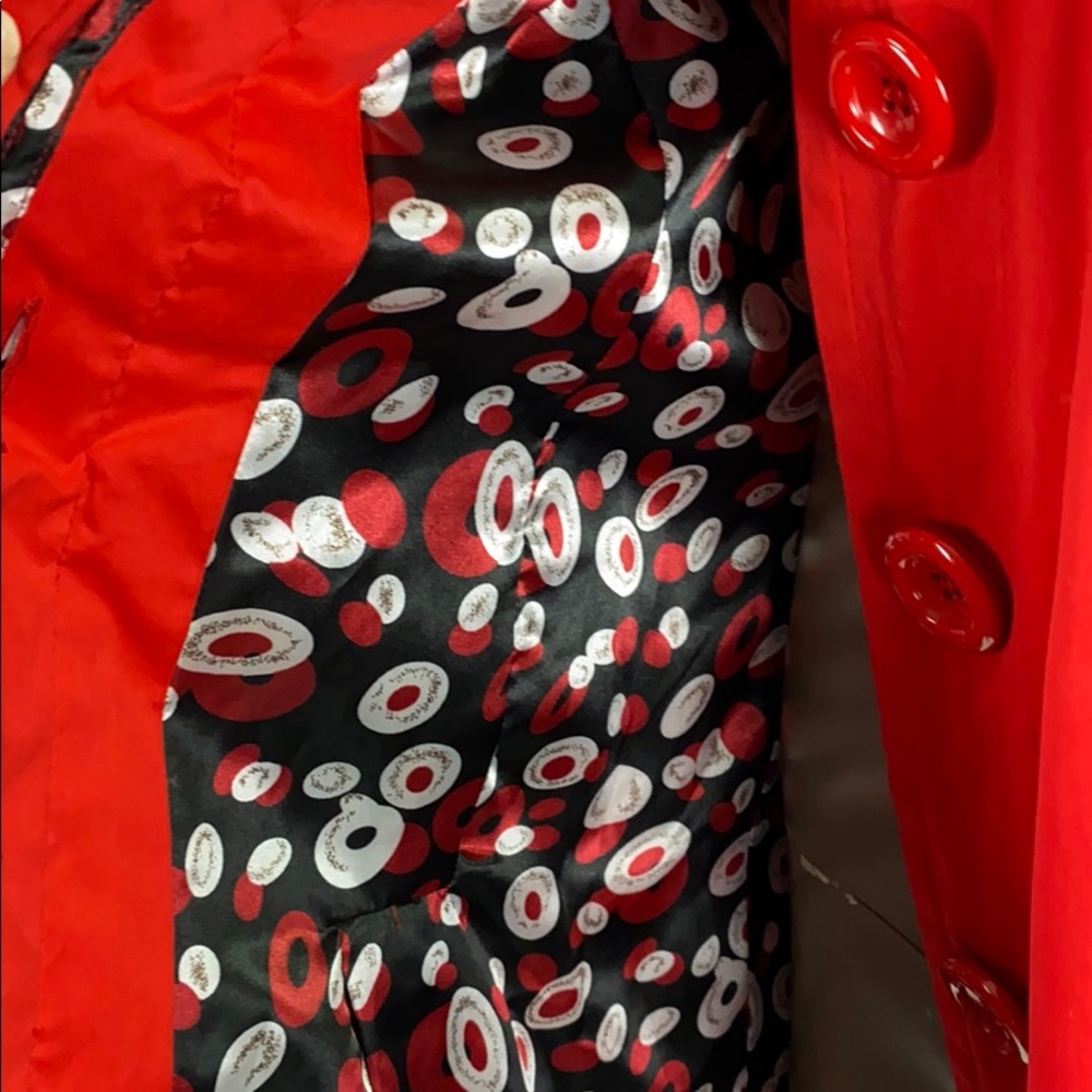 Red coat - Picture 4 of 6